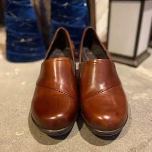 Dansko wedge close toe